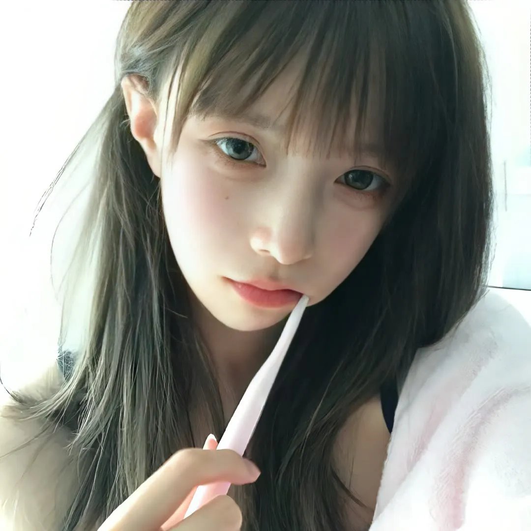蒙娜丽莎与血月亮